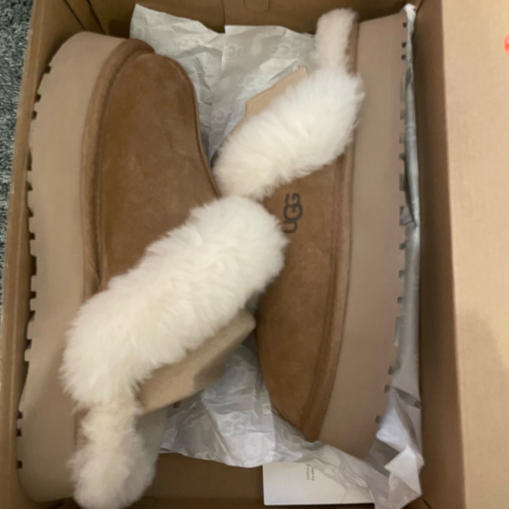 UGG Disquette Slippers